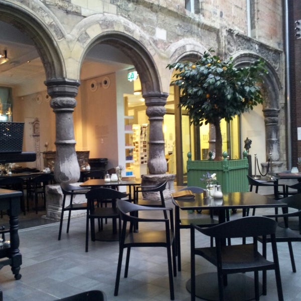 Photo taken at Grand café Maastricht Soiron by Sueli B. on 10/25/2013