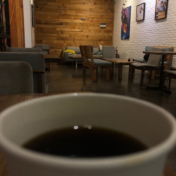 Foto tirada no(a) Warm &amp; Frosty Café por A. M. em 1/17/2021