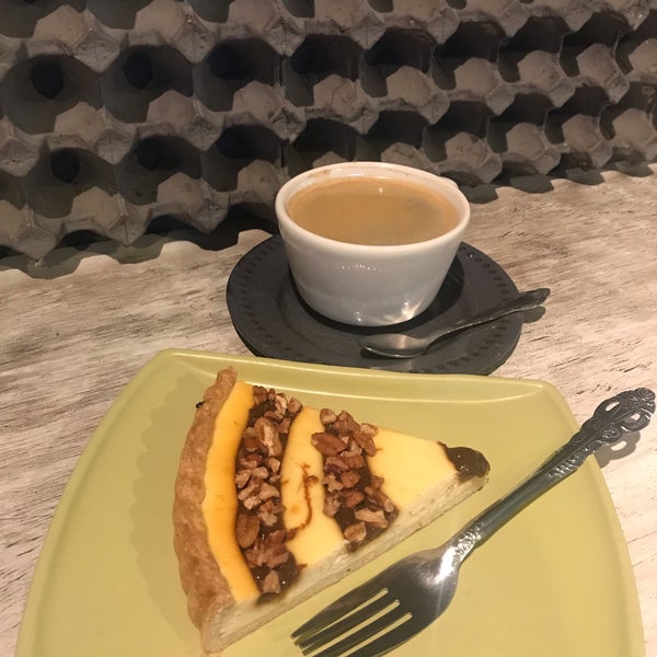 Photo taken at Cachito Mío Quiches &amp; Tartas by Alejandro C. on 8/26/2019