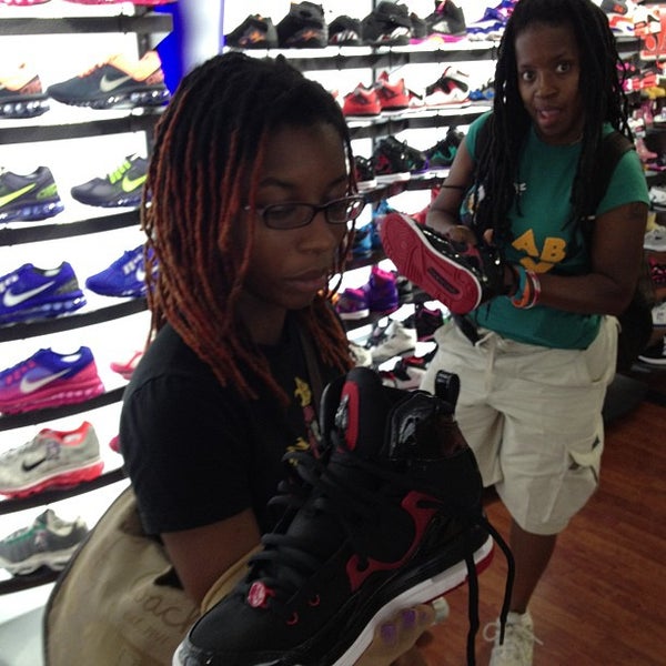 Magic Sneaker Shoe Store