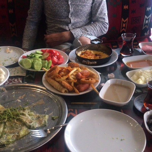 รูปภาพถ่ายที่ Büdeyri Âlâ Cafe โดย Selim A. เมื่อ 10/18/2020