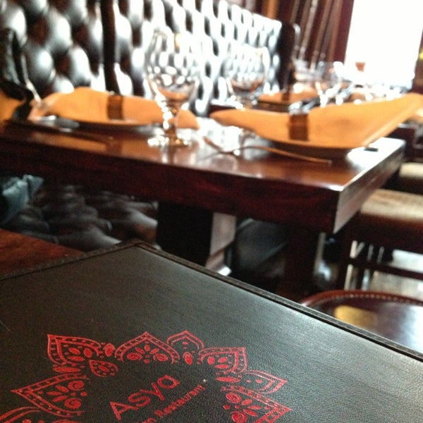 2/3/2013 tarihinde Chad H.ziyaretçi tarafından Asya Indian Restaurant'de çekilen fotoğraf