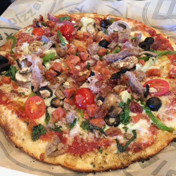 รูปภาพถ่ายที่ Pieology Pizzeria โดย Koreankitkat เมื่อ 3/6/2017