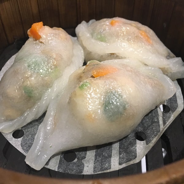 Photo taken at Jade Dynasty Seafood Restaurant by Koreankitkat on 10/23/2017
