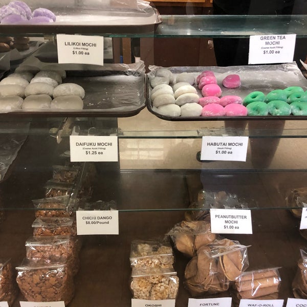 3/5/2019にKoreankitkatがNisshodo Candy Storeで撮った写真