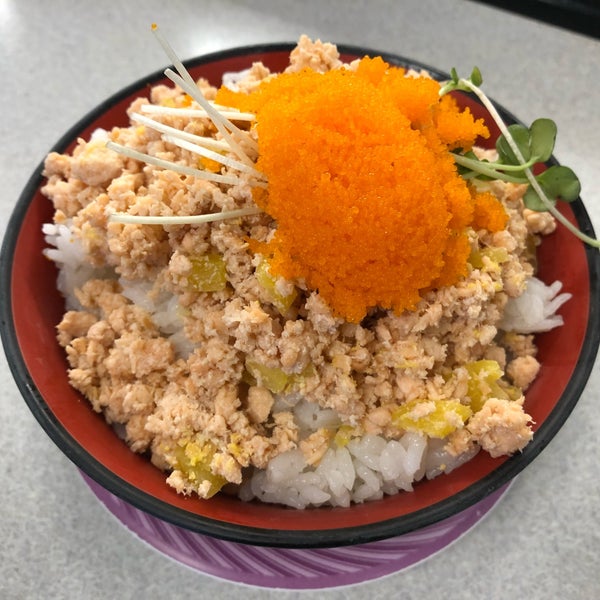 Foto diambil di KuruKuru Sushi oleh Koreankitkat pada 4/2/2019