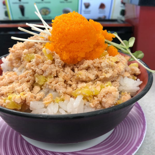 รูปภาพถ่ายที่ KuruKuru Sushi โดย Koreankitkat เมื่อ 4/2/2019