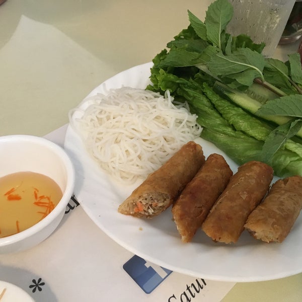 8/1/2016 tarihinde Koreankitkatziyaretçi tarafından Pho Tri Vietnamese Restaurant'de çekilen fotoğraf