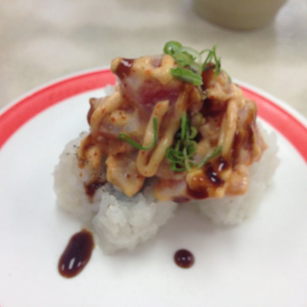 Foto diambil di KuruKuru Sushi oleh Koreankitkat pada 5/12/2013