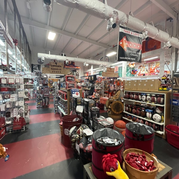 Photos at Rivals Store Divided 67 visitors