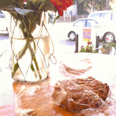 รูปภาพถ่ายที่ Cafe Zoe โดย Diwata B. เมื่อ 11/14/2012