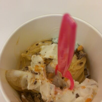 Снимок сделан в Yoppi Frozen Yogurt пользователем Diwata B. 2/1/2013