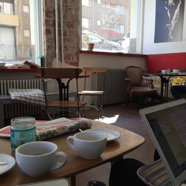 Amazing third wave coffee, nice baristas, vegan banana bread ;) Ask for wifi password.