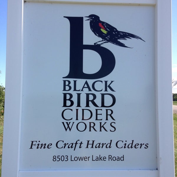 รูปภาพถ่ายที่ BlackBird Cider Works โดย Jason E. เมื่อ 9/3/2016