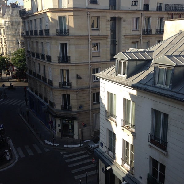 6/13/2014 tarihinde Tegan K.ziyaretçi tarafından Hotel Mareuil'de çekilen fotoğraf