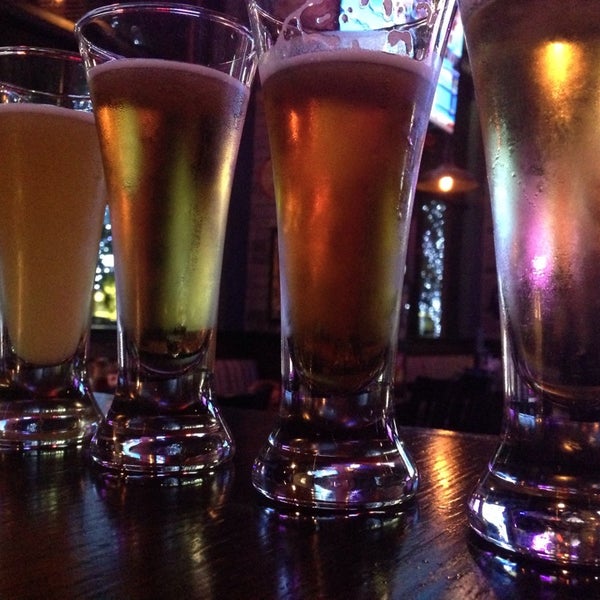 Texas draft beer flight! Five 4oz glasses for $10. Good deal!