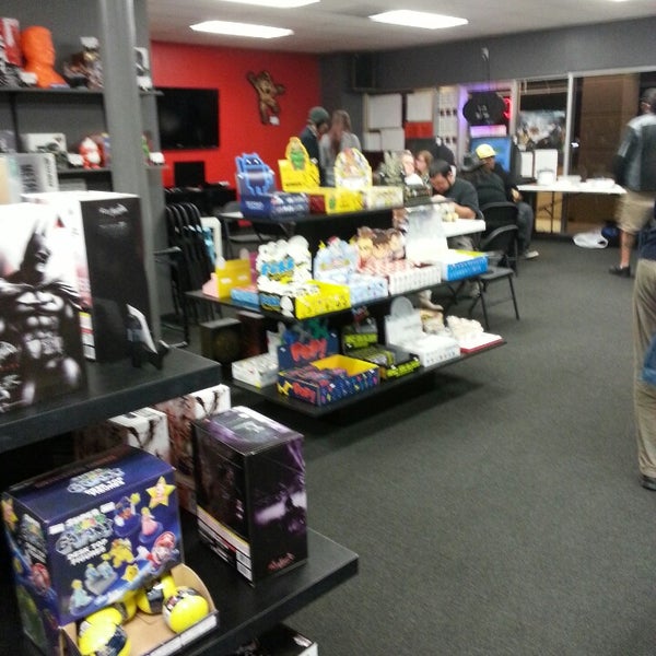 Photo taken at Insomnia Video Game Culture &amp; Vinyl Toys by Jon J. on 3/1/2013