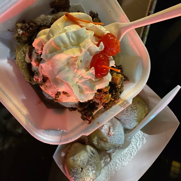 Sugar Shack Ice Cream Parlor in Chicago