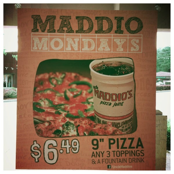 6/24/2013 tarihinde Michelle (MISH) K.ziyaretçi tarafından Uncle Maddio&#39;s Pizza Joint'de çekilen fotoğraf