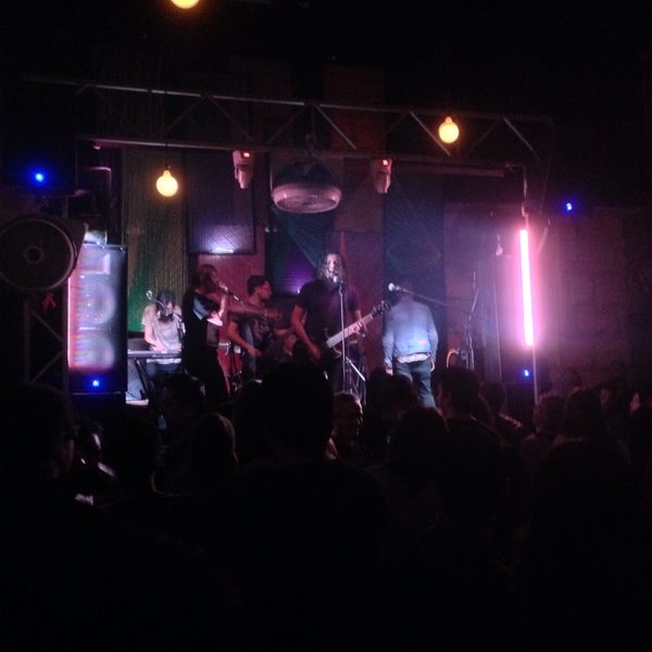 Foto scattata a Pullman Danceteria &amp; Stage da Sebastian D. il 1/31/2015