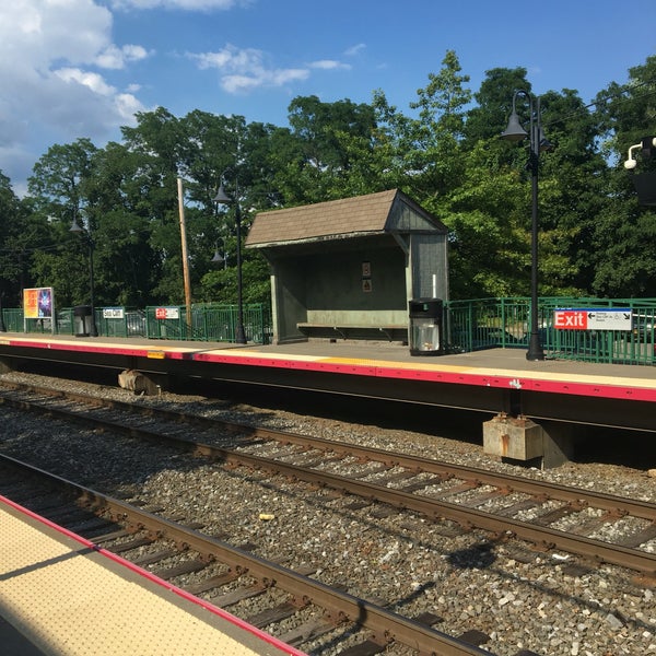 LIRR Sea Cliff Station Rail Station