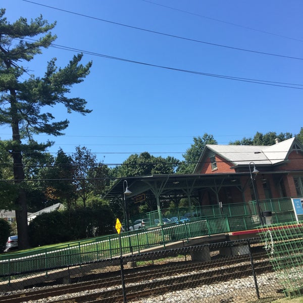 LIRR Sea Cliff Station Rail Station