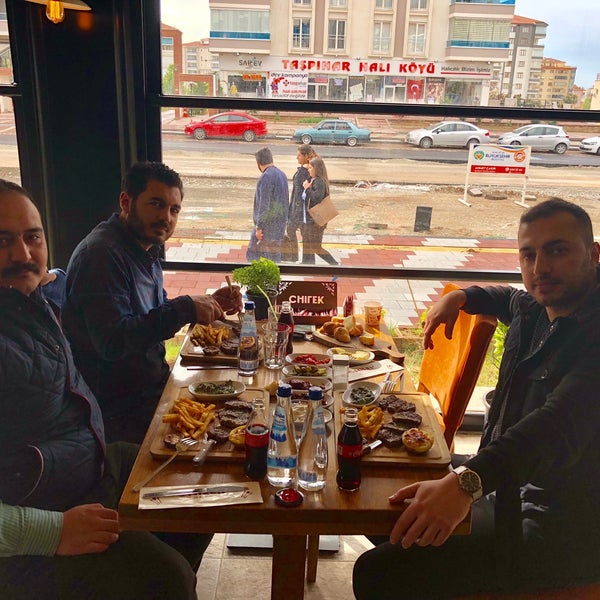 Photo taken at Chilek Food &amp; Drinks by Yiğitcan on 5/9/2018