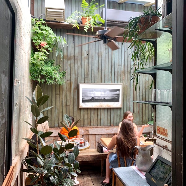 7/13/2019 tarihinde Trevor C.ziyaretçi tarafından Cafe Colette'de çekilen fotoğraf