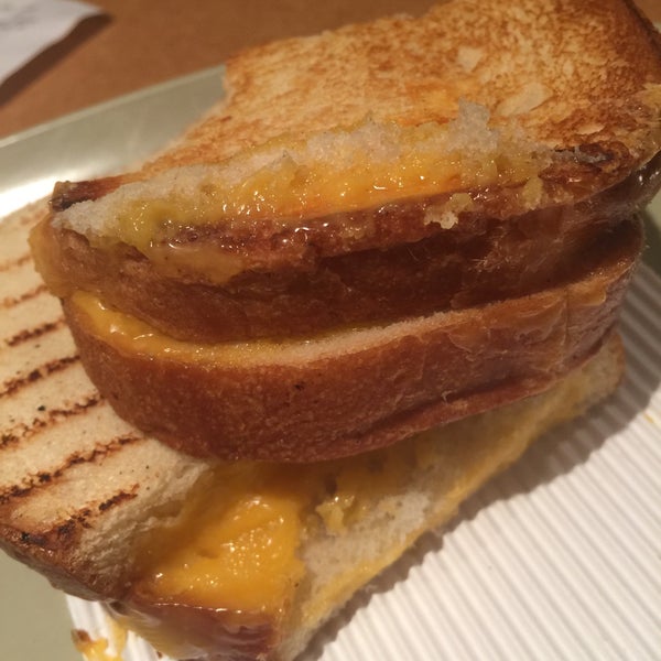 Saint Louis Bread Co. 447 N New Ballas Rd