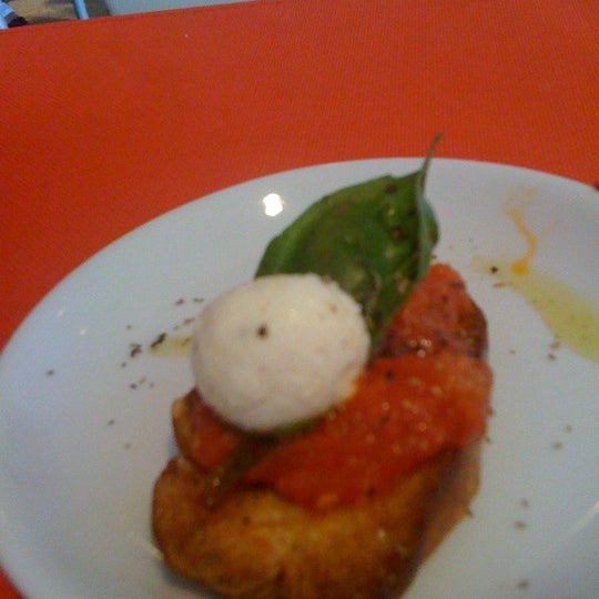 Photo taken at Cucina Simpatica by Teresa Valentina F. on 7/27/2012