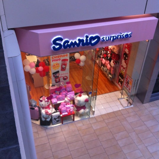 sanrio store, a sanrio store in a chicago mall, looove, amber renée  miseducated