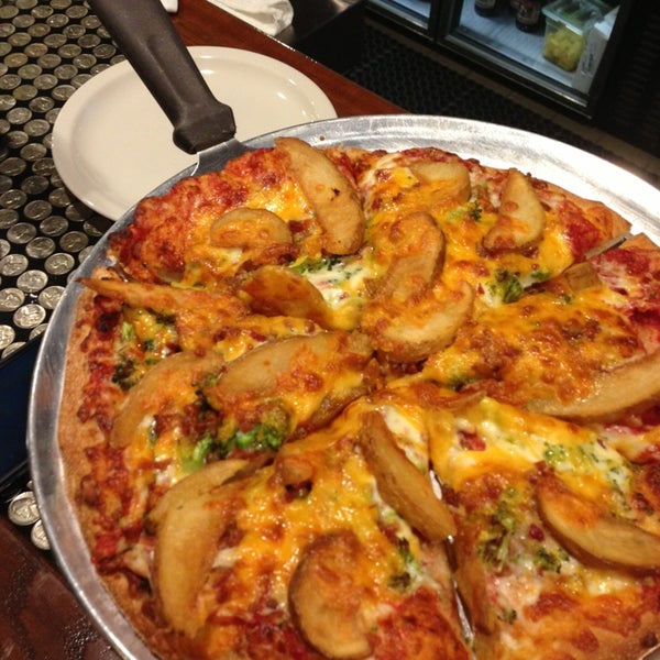 7/1/2013에 Pam님이 Glass Nickel Pizza Co.에서 찍은 사진