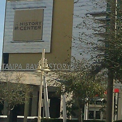Das Foto wurde bei Tampa Bay History Center von Angela T. am 2/3/2013 aufgenommen