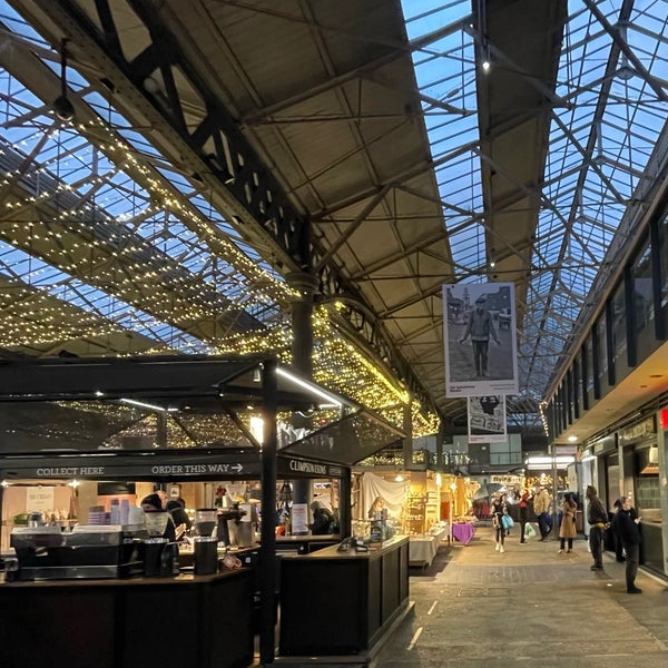 รูปภาพถ่ายที่ Old Spitalfields Market โดย Abdullah เมื่อ 11/27/2023