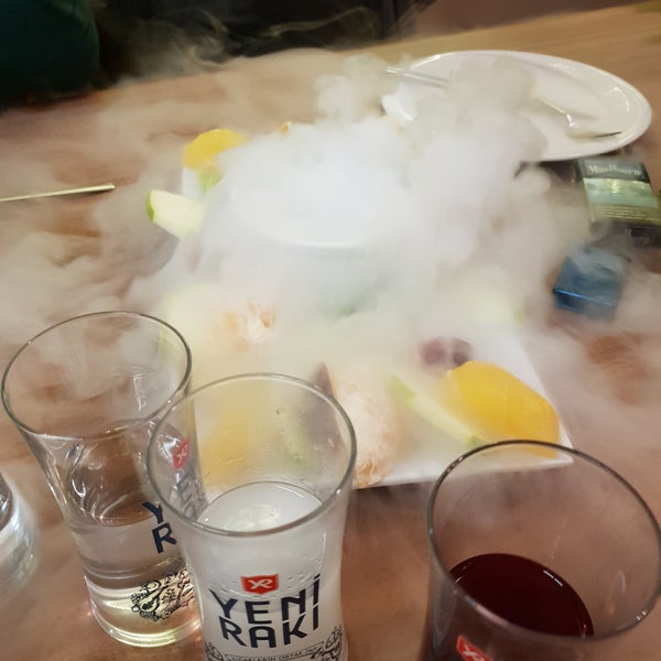 Das Foto wurde bei Çakıl Restaurant - Ataşehir von Şevki am 10/31/2018 aufgenommen