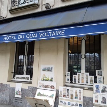Photo taken at Hôtel du Quai Voltaire (L&#39;) by R R. on 3/8/2017