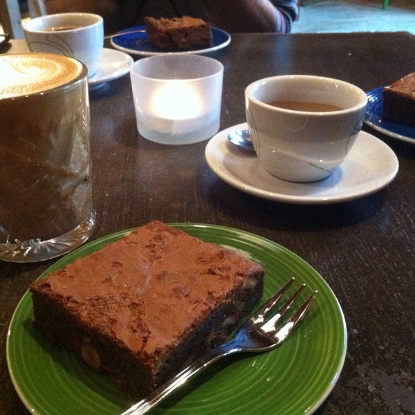 12/21/2014 tarihinde Kristel E.ziyaretçi tarafından Cafe Kokko'de çekilen fotoğraf