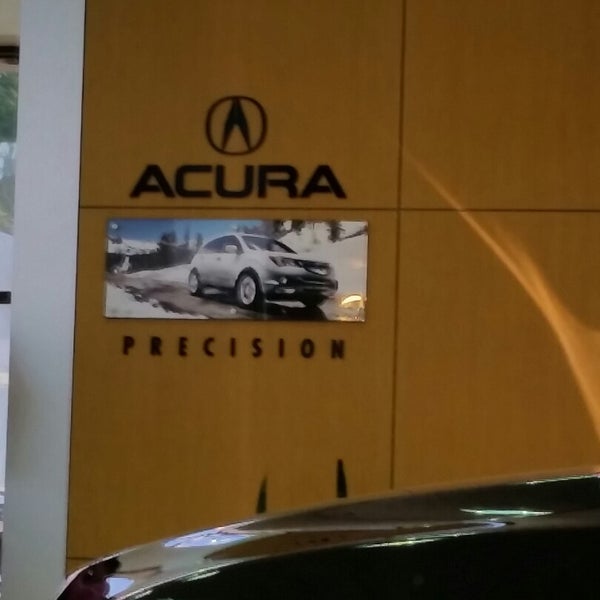 Photo taken at Rosenthal Acura by Seu L. on 11/21/2014