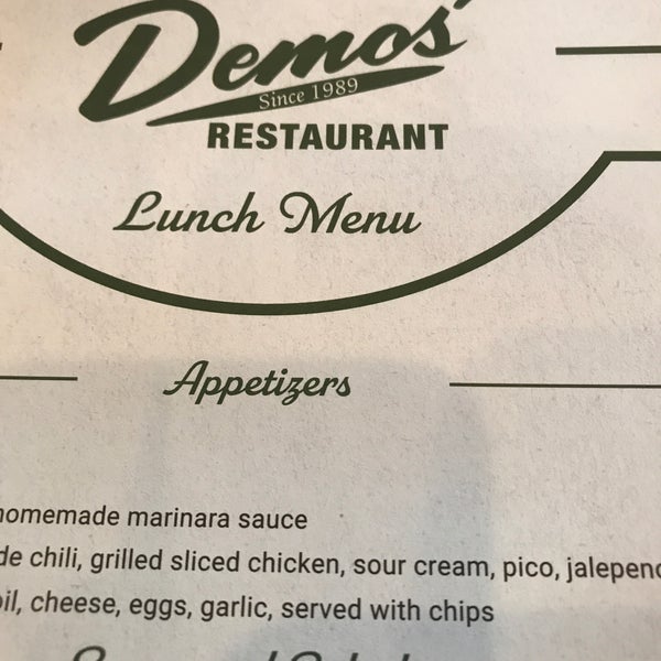 Foto scattata a Demos&#39; Restaurant da Jenny L. il 3/25/2021