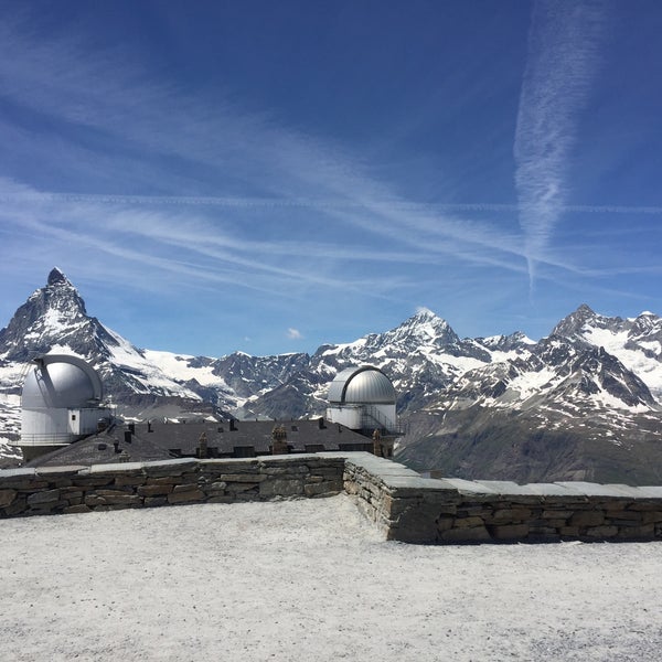 Das Foto wurde bei 3100 Kulmhotel Gornergrat Zermatt von Chidphant P. am 6/22/2018 aufgenommen
