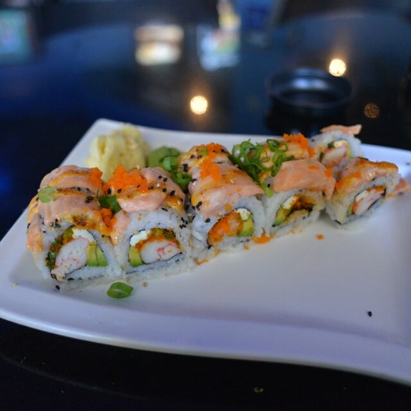 6/24/2013にGokhan K.がBento Asian Kitchen &amp; Sushiで撮った写真