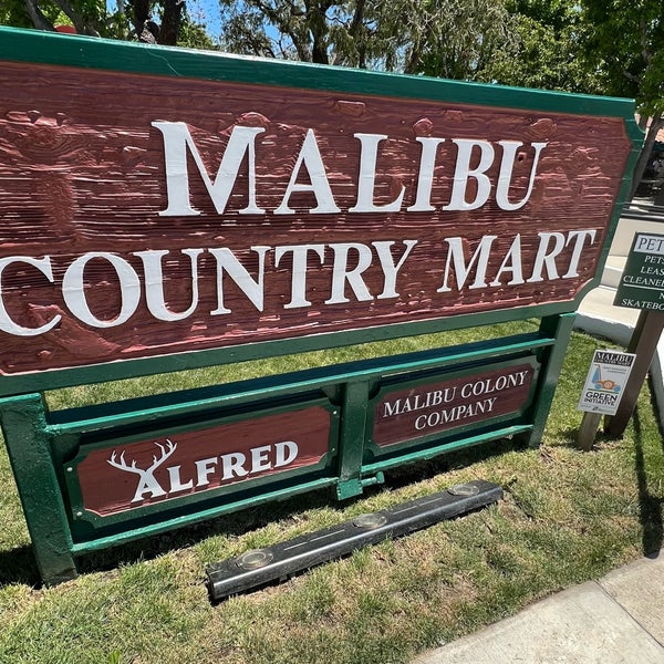 Снимок сделан в Malibu Country Mart пользователем AB3 6/28/2023