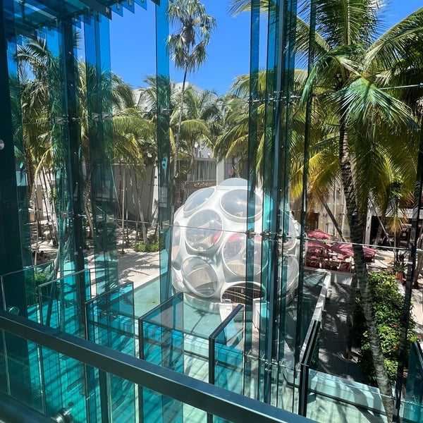 Foto diambil di Miami Design District oleh AB3 pada 9/8/2023