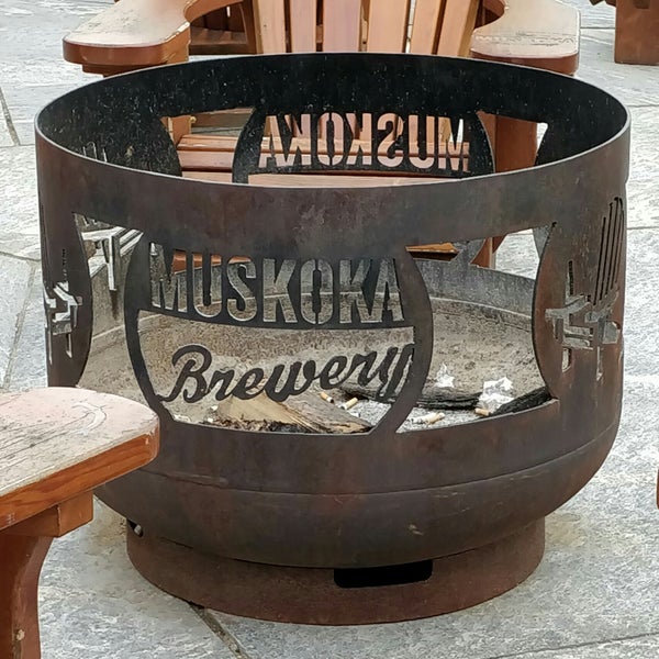 Foto tomada en Muskoka Brewery  por Christopher P. el 6/1/2018