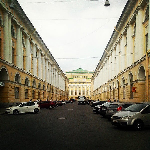 Улица Зодчего Росси Фото