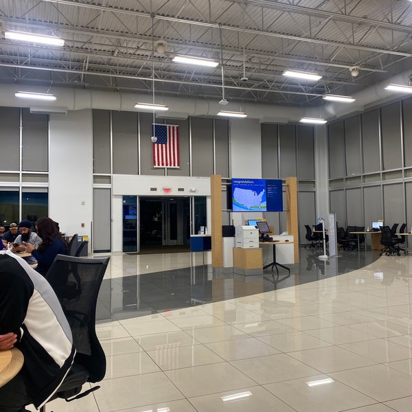 CarMax Car Dealership in Fresno