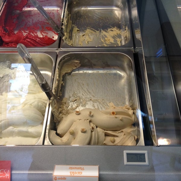 Photo taken at FIB - il vero gelato italiano (geladosfib) by Ana Filipa N. on 6/22/2014