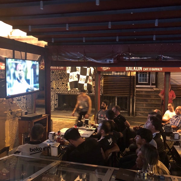 Foto diambil di Siyah Cafe &amp; Breakfast oleh Gözde Y. pada 9/24/2018