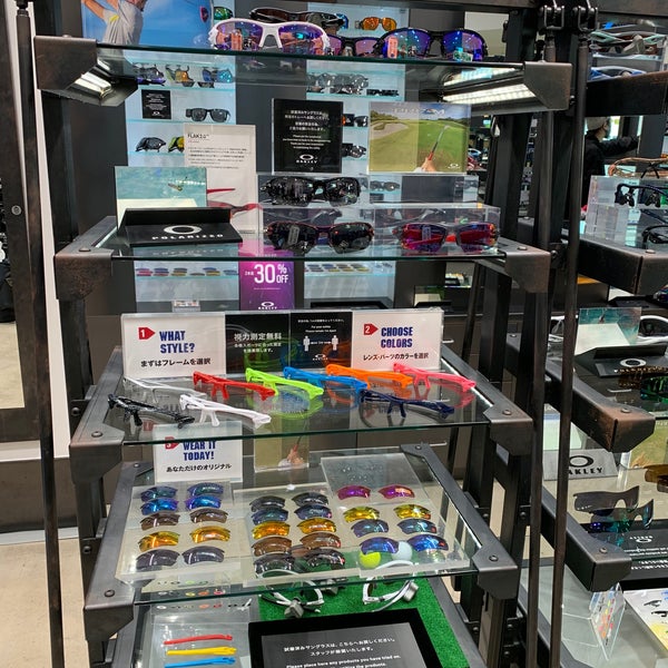 オークリーストア ららぽーと横浜 都筑区のブティック