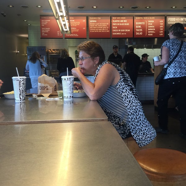 Chipotle Mexican Grill Mexican Restaurant in Lima